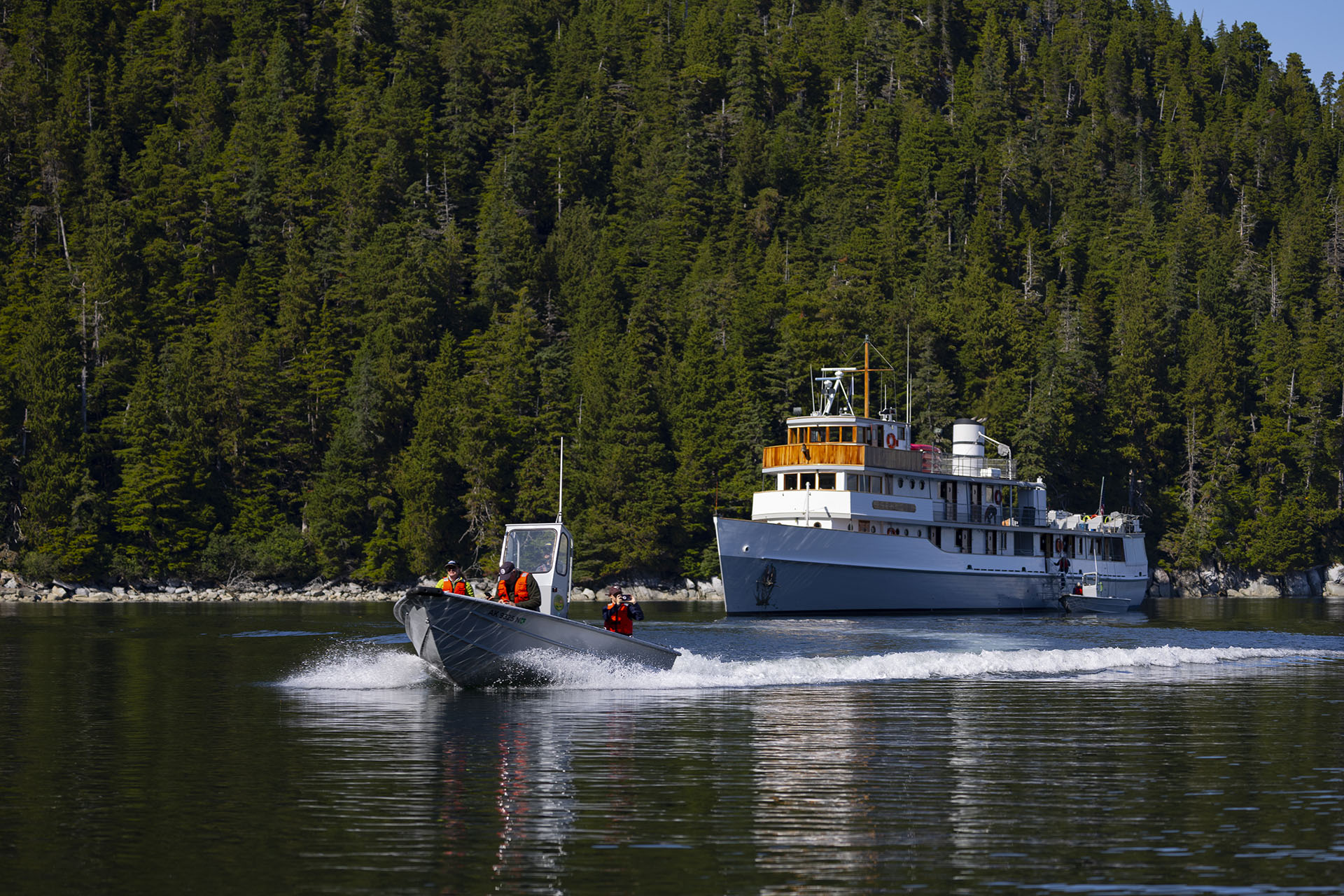 boat company boats running in alaska waters